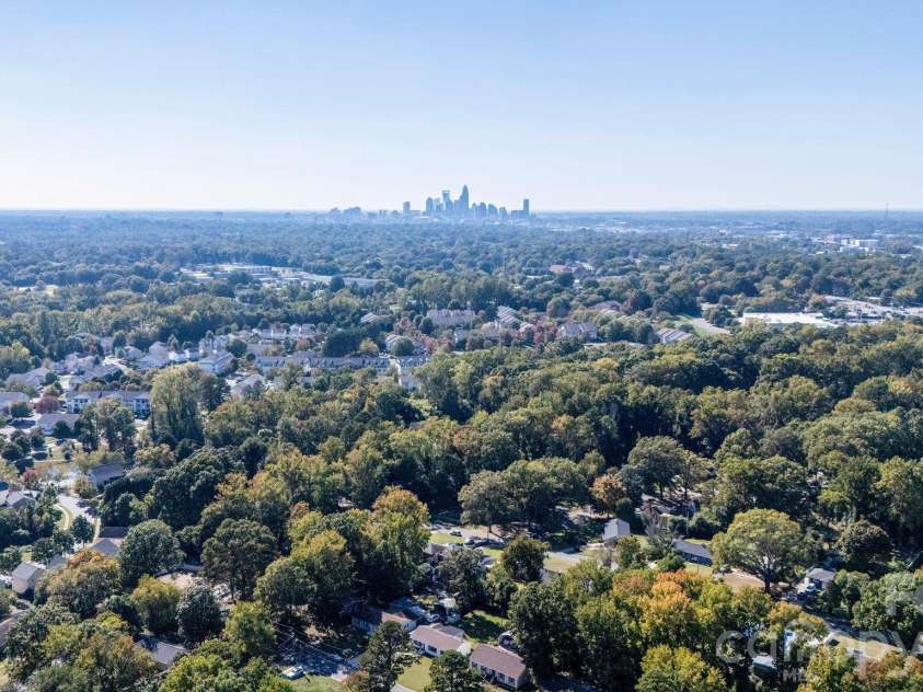 708 Aintree Road, Charlotte, NC 28215.  MLS# CAR4434948, YatesRealty ID 38360. 