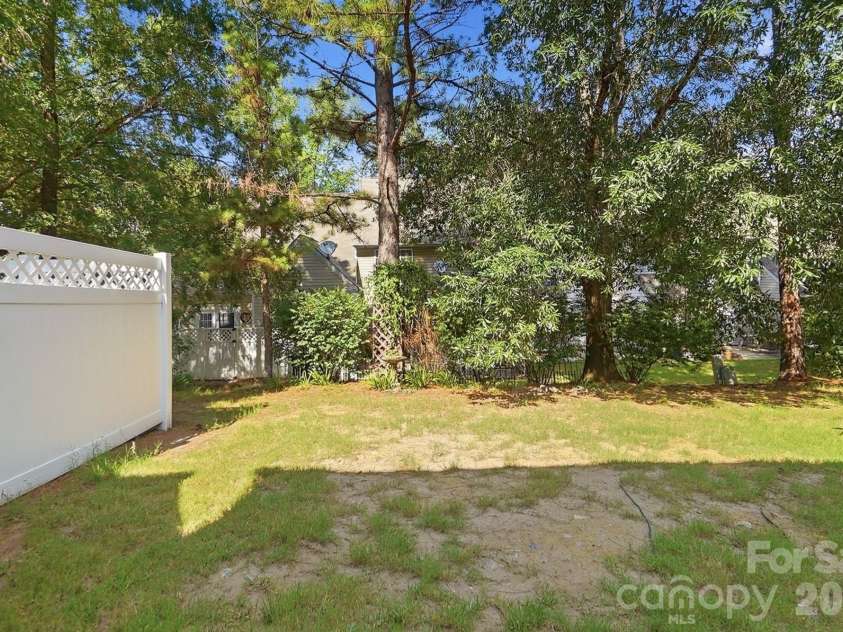 1730 Eagle Ridge Drive, Rock Hill, SC 29732.  MLS# CAR4403986, YatesRealty ID 38364. Back patio and yard area
