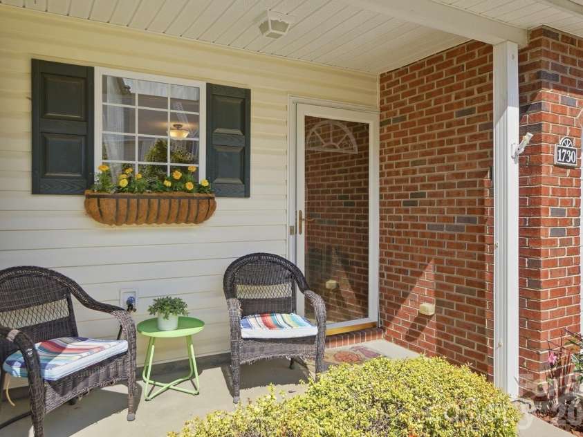 1730 Eagle Ridge Drive, Rock Hill, SC 29732.  MLS# CAR4403986, YatesRealty ID 38364. Cozy front covered patio