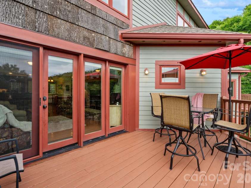 747 Whitetail Trail, Banner Elk, NC 28604.  MLS# CAR4402415, YatesRealty ID 38366. 