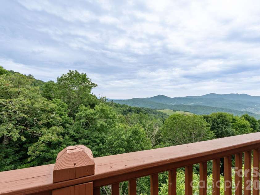 747 Whitetail Trail, Banner Elk, NC 28604.  MLS# CAR4402415, YatesRealty ID 38366. 