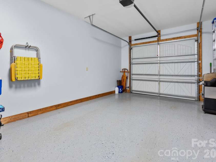 747 Whitetail Trail, Banner Elk, NC 28604.  MLS# CAR4402415, YatesRealty ID 38366. 