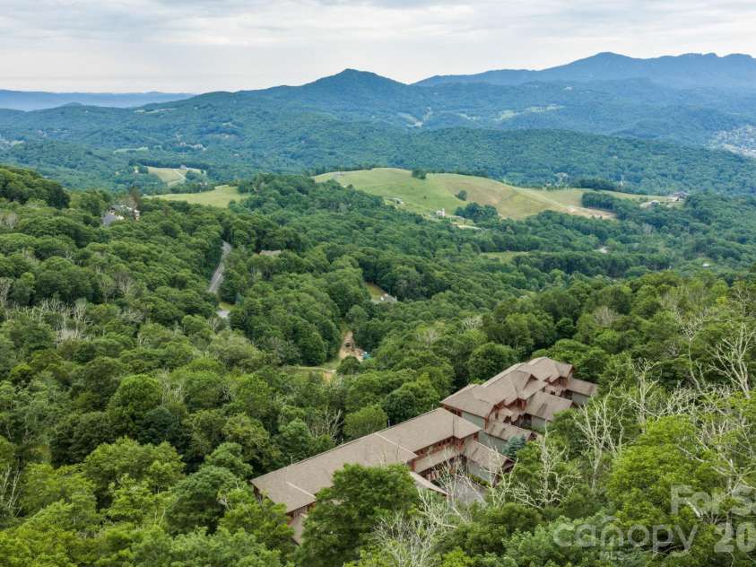 747 Whitetail Trail, Banner Elk, NC 28604.  MLS# CAR4402415, YatesRealty ID 38366. 