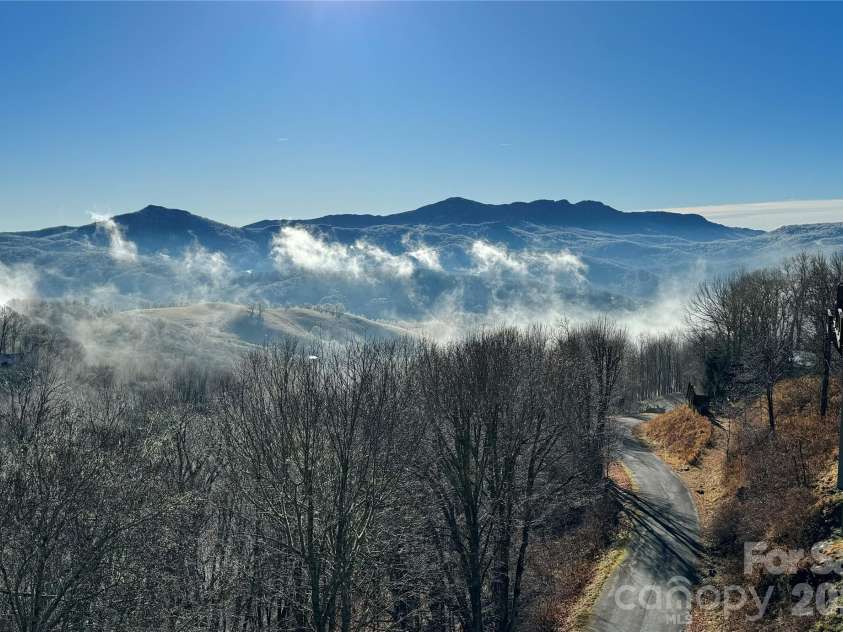 747 Whitetail Trail, Banner Elk, NC 28604.  MLS# CAR4402415, YatesRealty ID 38366. 