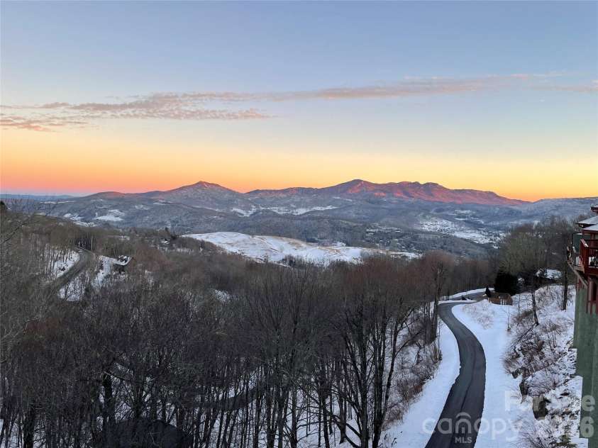 747 Whitetail Trail, Banner Elk, NC 28604.  MLS# CAR4402415, YatesRealty ID 38366. 