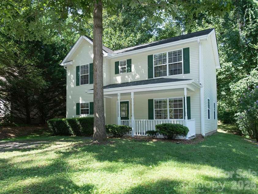 17 Pinecrest Drive, Asheville, NC 28803.  MLS# CAR4399525, YatesRealty ID 38367. 