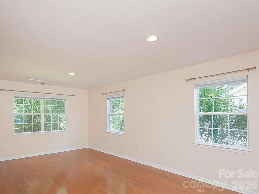 17 Pinecrest Drive, Asheville, NC 28803.  MLS# CAR4399525, YatesRealty ID 38367. 