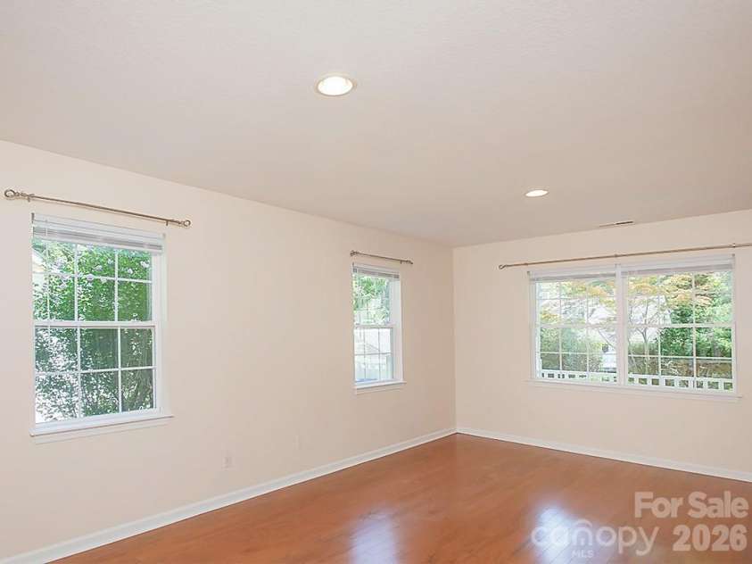 17 Pinecrest Drive, Asheville, NC 28803.  MLS# CAR4399525, YatesRealty ID 38367. 