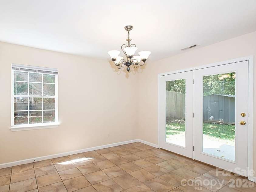 17 Pinecrest Drive, Asheville, NC 28803.  MLS# CAR4399525, YatesRealty ID 38367. 