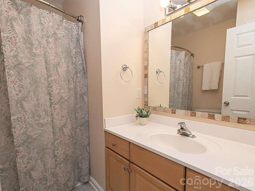 17 Pinecrest Drive, Asheville, NC 28803.  MLS# CAR4399525, YatesRealty ID 38367. 