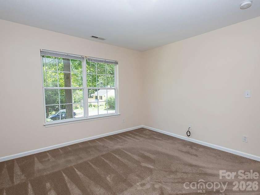 17 Pinecrest Drive, Asheville, NC 28803.  MLS# CAR4399525, YatesRealty ID 38367. 