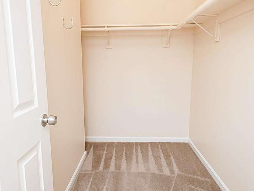 17 Pinecrest Drive, Asheville, NC 28803.  MLS# CAR4399525, YatesRealty ID 38367. 