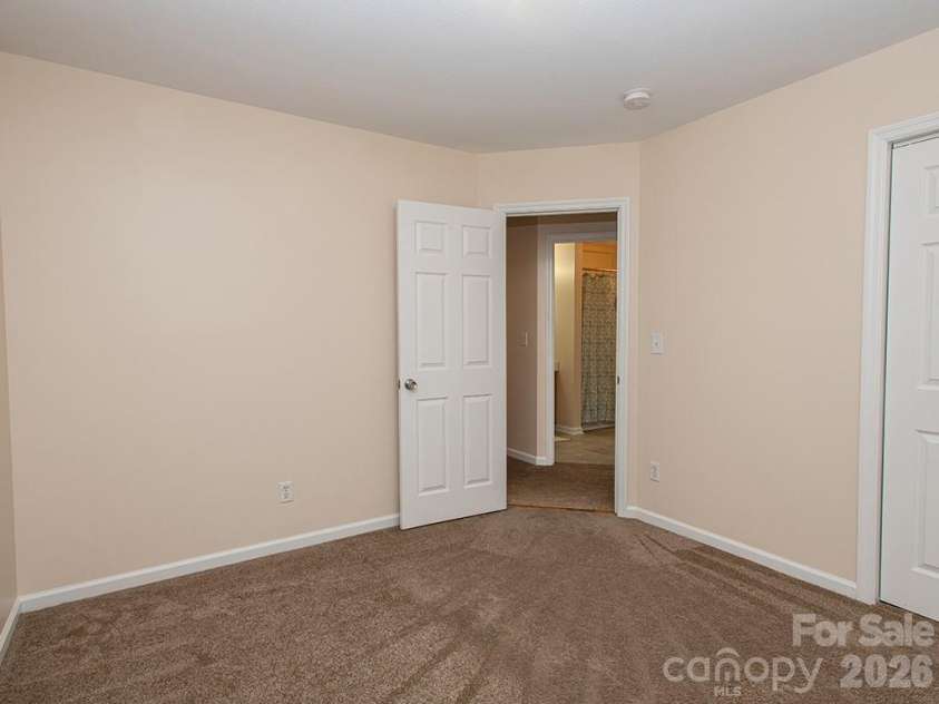 17 Pinecrest Drive, Asheville, NC 28803.  MLS# CAR4399525, YatesRealty ID 38367. 