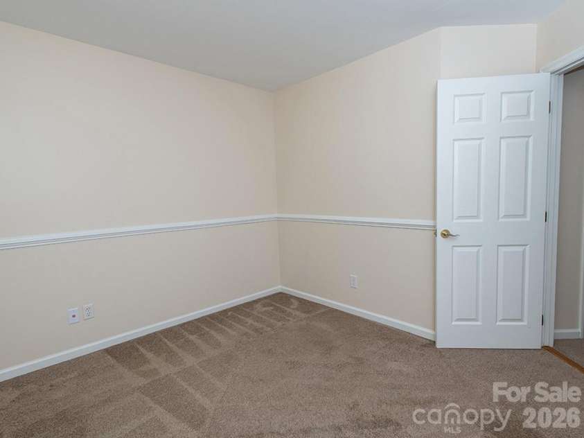 17 Pinecrest Drive, Asheville, NC 28803.  MLS# CAR4399525, YatesRealty ID 38367. 
