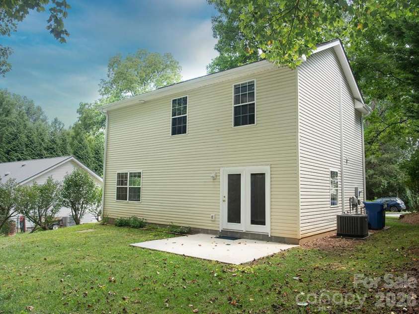 17 Pinecrest Drive, Asheville, NC 28803.  MLS# CAR4399525, YatesRealty ID 38367. 