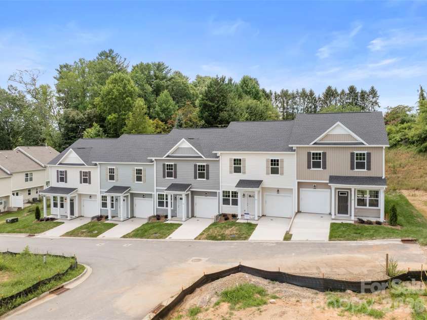 20 Bessie Luther Boulevard, Candler, NC 28715.  MLS# CAR4355456, YatesRealty ID 3837. 
