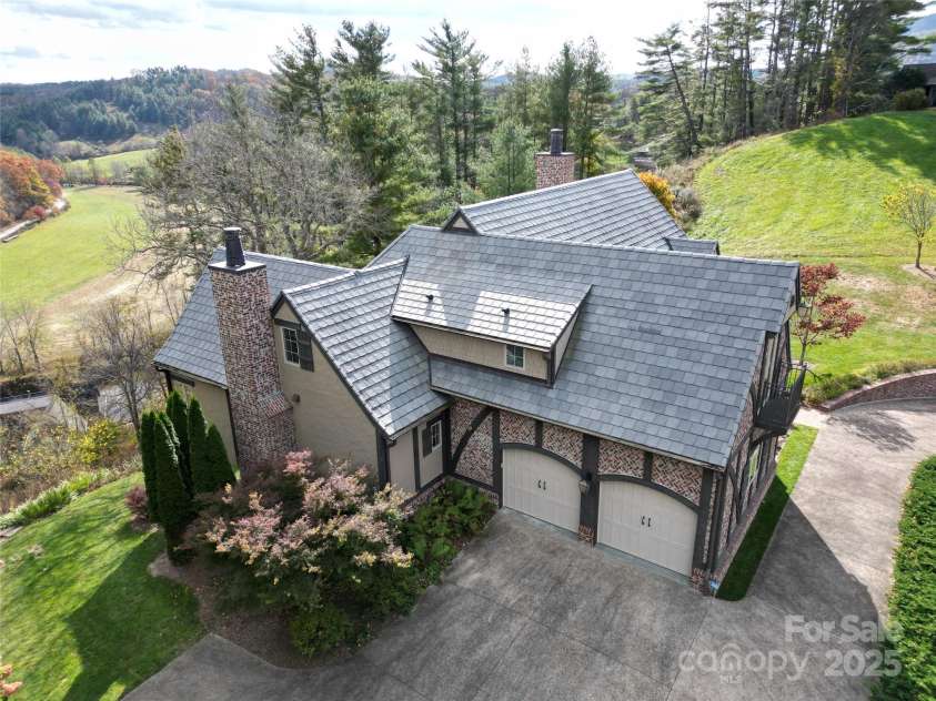 520 Landing Ridge Circle, Jefferson, NC 28640.  MLS# CAR4320460, YatesRealty ID 3837. 