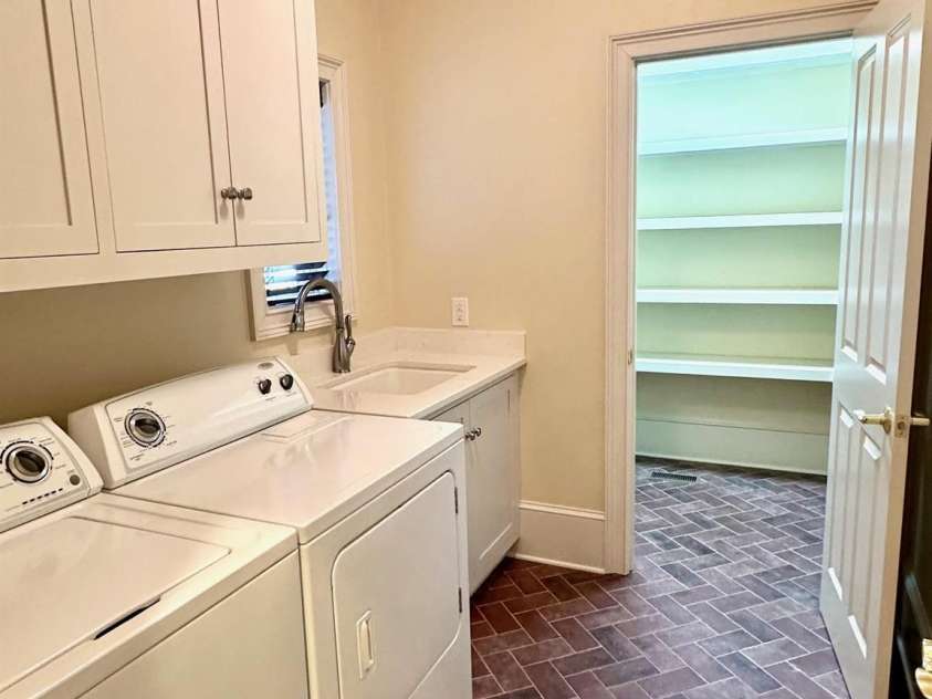 520 Landing Ridge Circle, Jefferson, NC 28640.  MLS# CAR4320460, YatesRealty ID 3837. 