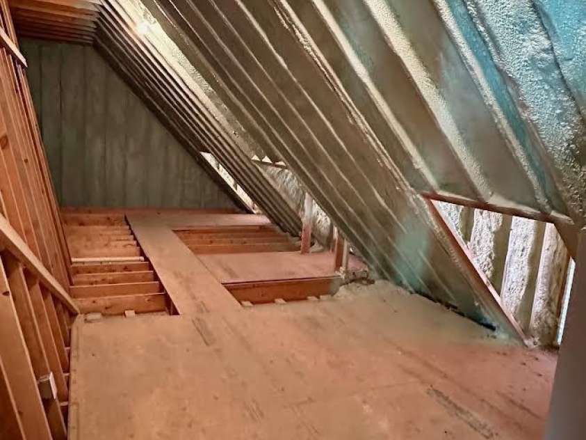 520 Landing Ridge Circle, Jefferson, NC 28640.  MLS# CAR4320460, YatesRealty ID 3837. 