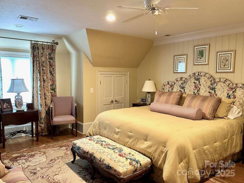 520 Landing Ridge Circle, Jefferson, NC 28640.  MLS# CAR4320460, YatesRealty ID 3837. 