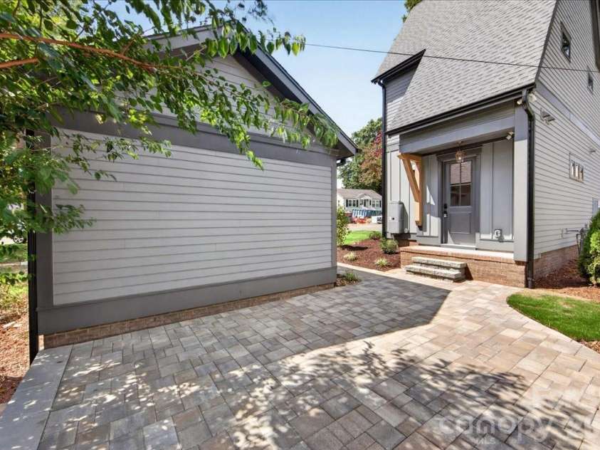 3940 Admiral Avenue, Charlotte, NC 28205.  MLS# CAR4378548, YatesRealty ID 38372. 