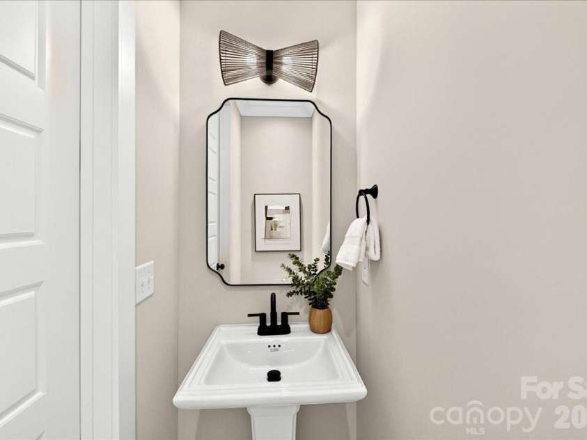 3940 Admiral Avenue, Charlotte, NC 28205.  MLS# CAR4378548, YatesRealty ID 38372. First floor half bath