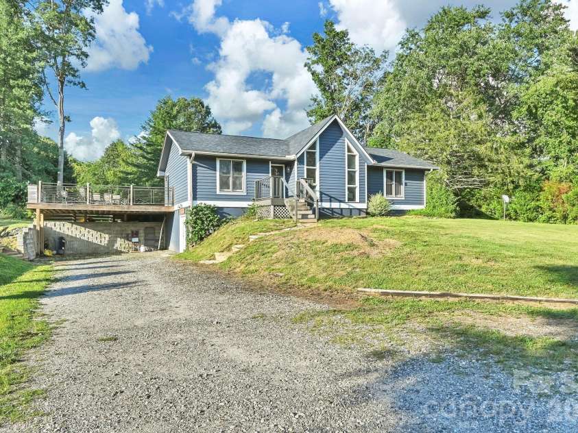 33 Souther Road, Hendersonville, NC 28732.  MLS# CAR4405335, YatesRealty ID 38373. 