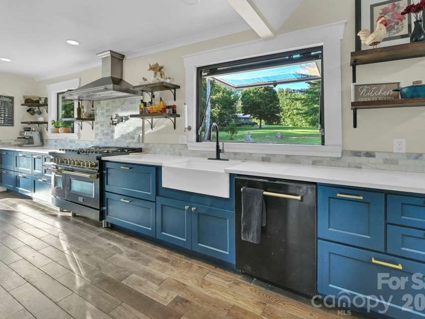 33 Souther Road, Hendersonville, NC 28732.  MLS# CAR4405335, YatesRealty ID 38373. 