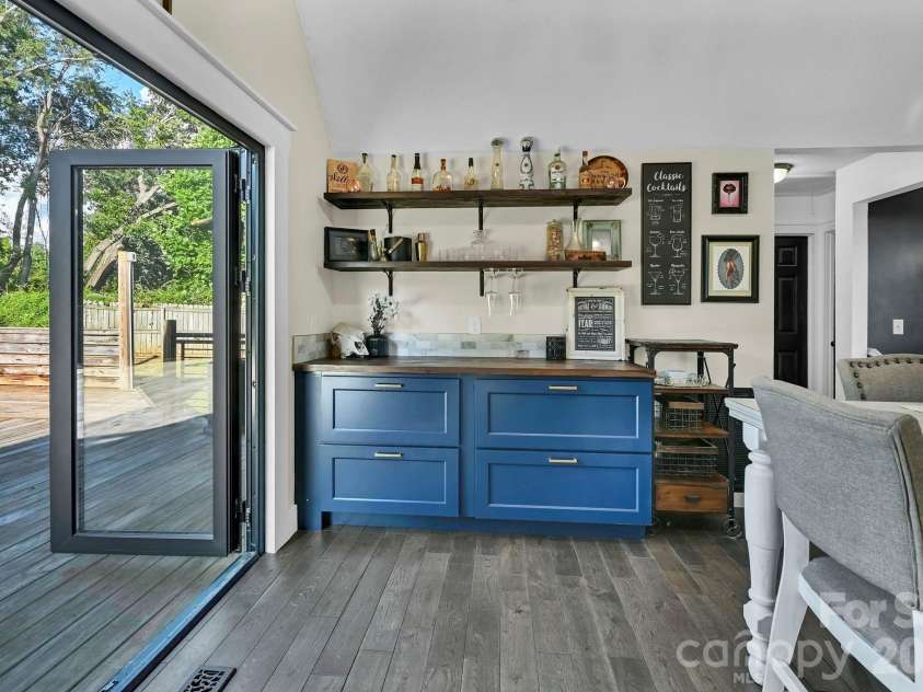 33 Souther Road, Hendersonville, NC 28732.  MLS# CAR4405335, YatesRealty ID 38373. 