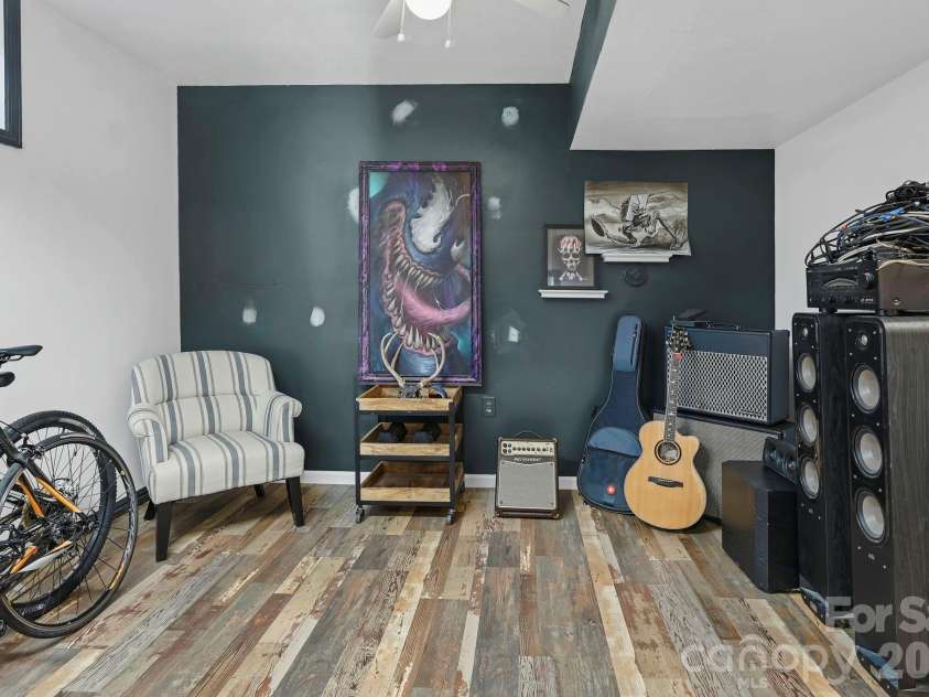 33 Souther Road, Hendersonville, NC 28732.  MLS# CAR4405335, YatesRealty ID 38373. 
