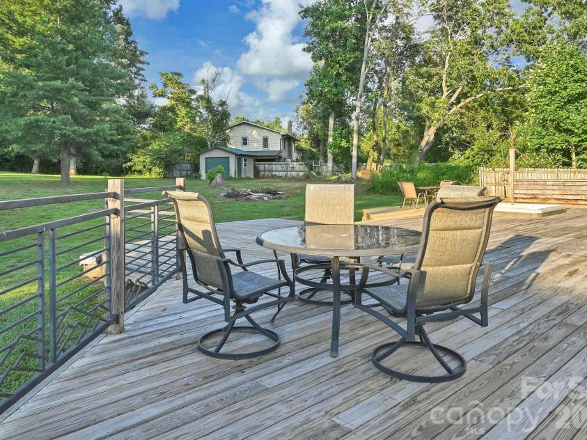 33 Souther Road, Hendersonville, NC 28732.  MLS# CAR4405335, YatesRealty ID 38373. 
