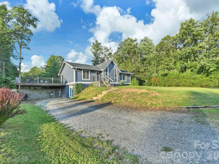 33 Souther Road, Hendersonville, NC 28732.  MLS# CAR4405335, YatesRealty ID 38373. 