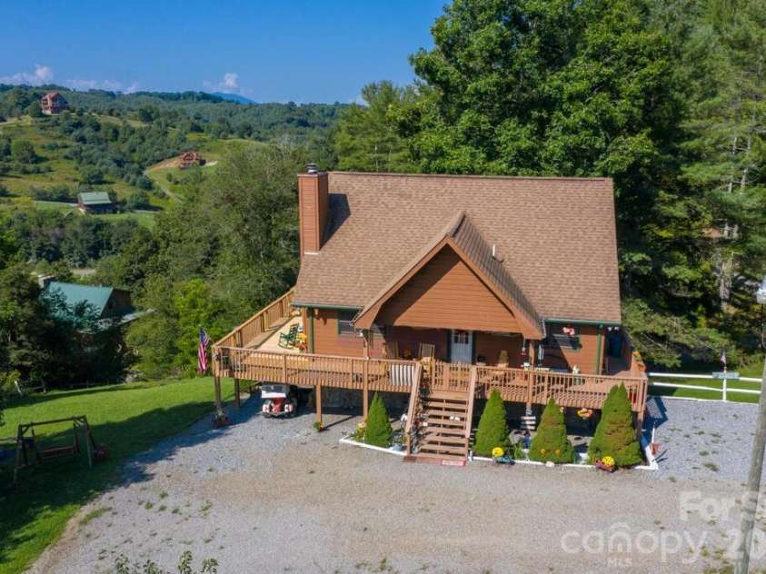14 Zonia Lane, Piney Creek, NC 28663.  MLS# CAR4404674, YatesRealty ID 38374. 