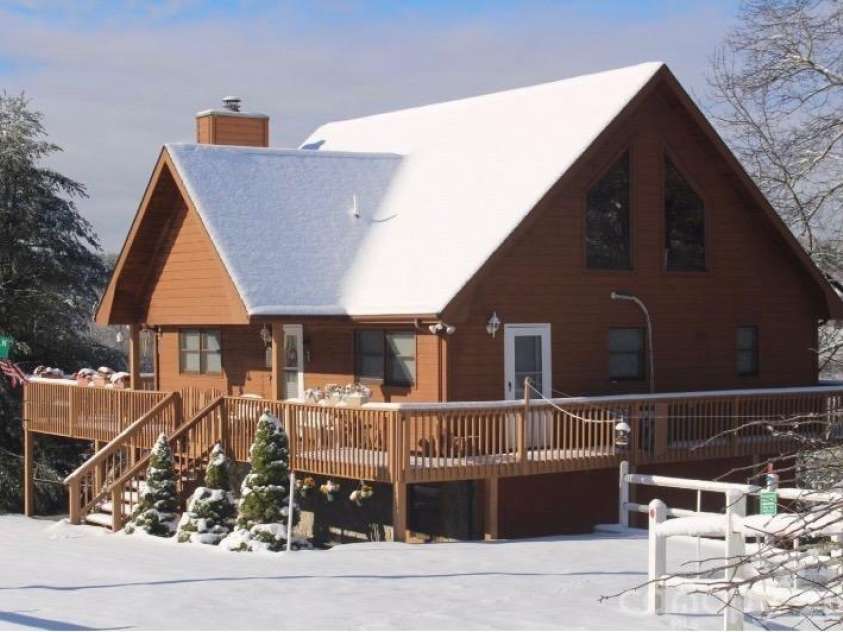 14 Zonia Lane, Piney Creek, NC 28663.  MLS# CAR4404674, YatesRealty ID 38374. 