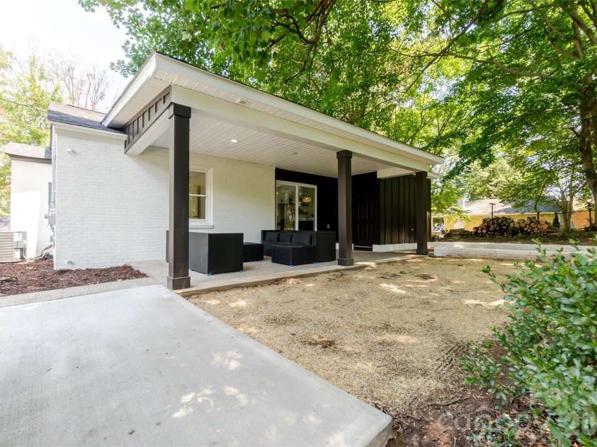 1501 Mccormick Avenue, Gastonia, NC 28054.  MLS# CAR4396541, YatesRealty ID 38376. Covered back porch