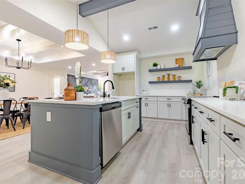 1501 Mccormick Avenue, Gastonia, NC 28054.  MLS# CAR4396541, YatesRealty ID 38376. Kitchen