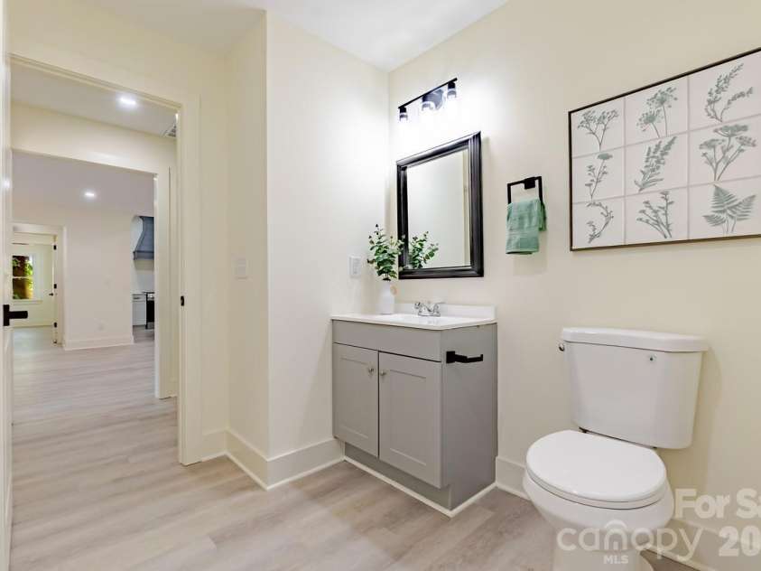 1501 Mccormick Avenue, Gastonia, NC 28054.  MLS# CAR4396541, YatesRealty ID 38376. Secondary bathroom