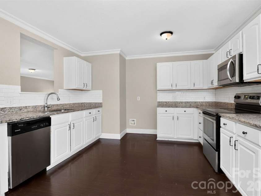 209 Farm Springs Drive, Mount Holly, NC 28120.  MLS# CAR4401410, YatesRealty ID 38377. Open Kitchen