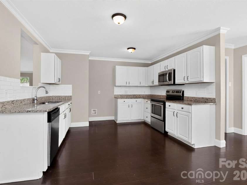 209 Farm Springs Drive, Mount Holly, NC 28120.  MLS# CAR4401410, YatesRealty ID 38377. Open Kitchen