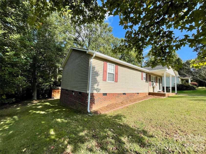 1676 Plyler Lake Road, Gastonia, NC 28054.  MLS# CAR4334927, YatesRealty ID 3838. 