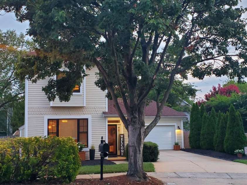 20452 Greenway Heights Drive, Cornelius, NC 28031.  MLS# CAR4404887, YatesRealty ID 38381. 