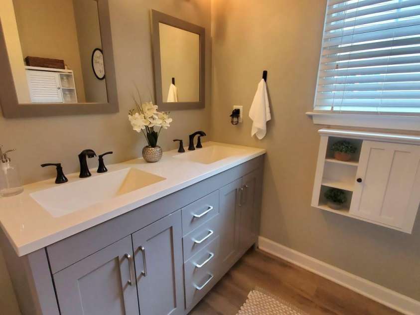 20452 Greenway Heights Drive, Cornelius, NC 28031.  MLS# CAR4404887, YatesRealty ID 38381. 