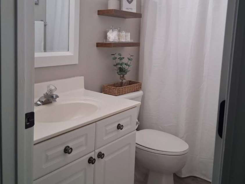 20452 Greenway Heights Drive, Cornelius, NC 28031.  MLS# CAR4404887, YatesRealty ID 38381. 