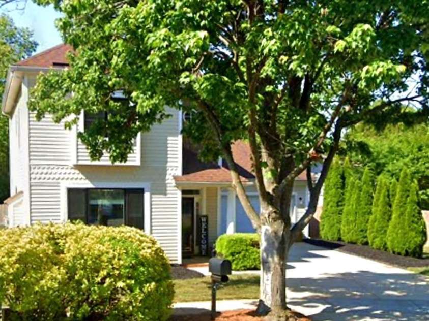 20452 Greenway Heights Drive, Cornelius, NC 28031.  MLS# CAR4404887, YatesRealty ID 38381. 