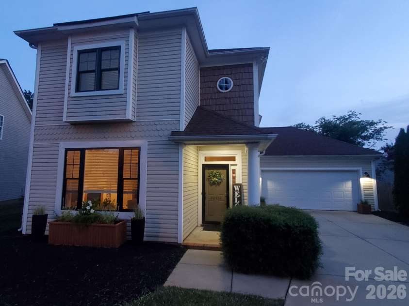 20452 Greenway Heights Drive, Cornelius, NC 28031.  MLS# CAR4410787, YatesRealty ID 38381. 