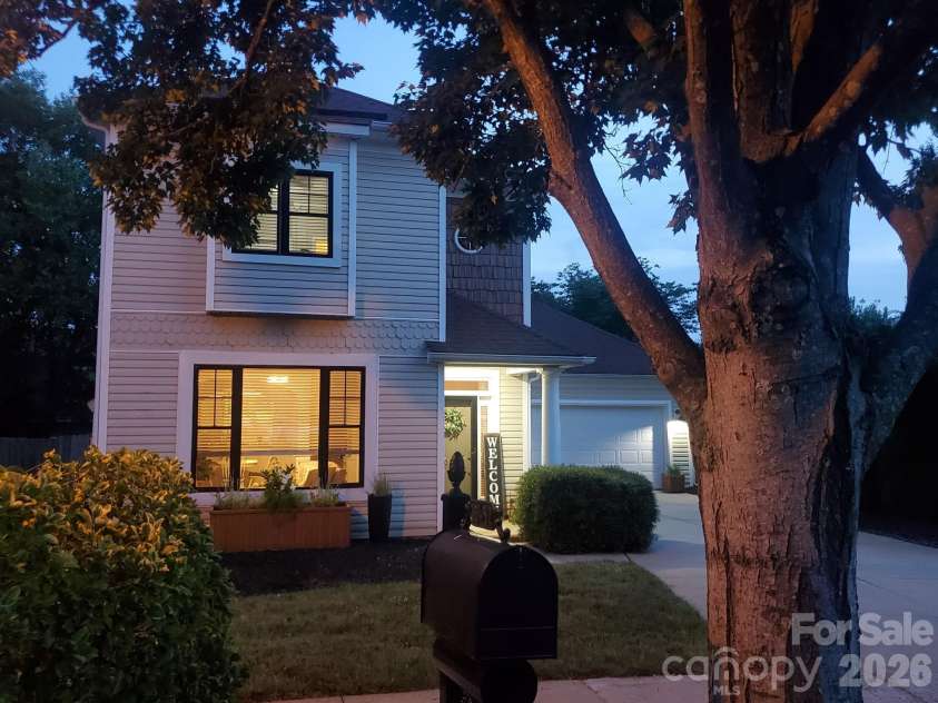 20452 Greenway Heights Drive, Cornelius, NC 28031.  MLS# CAR4410787, YatesRealty ID 38381. 