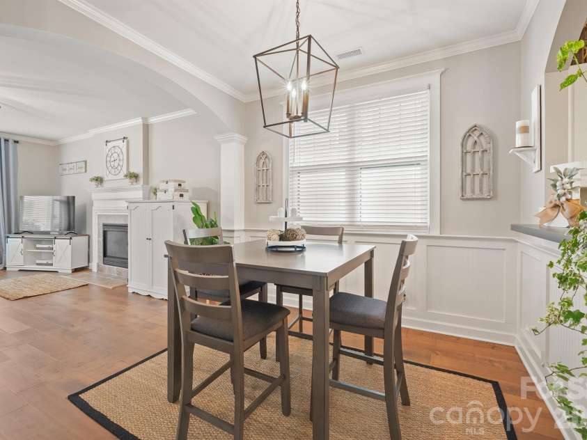 20452 Greenway Heights Drive, Cornelius, NC 28031.  MLS# CAR4410787, YatesRealty ID 38381. 