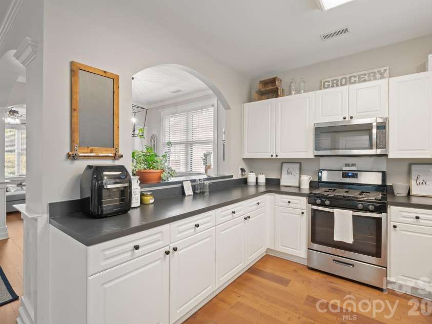 20452 Greenway Heights Drive, Cornelius, NC 28031.  MLS# CAR4410787, YatesRealty ID 38381. 