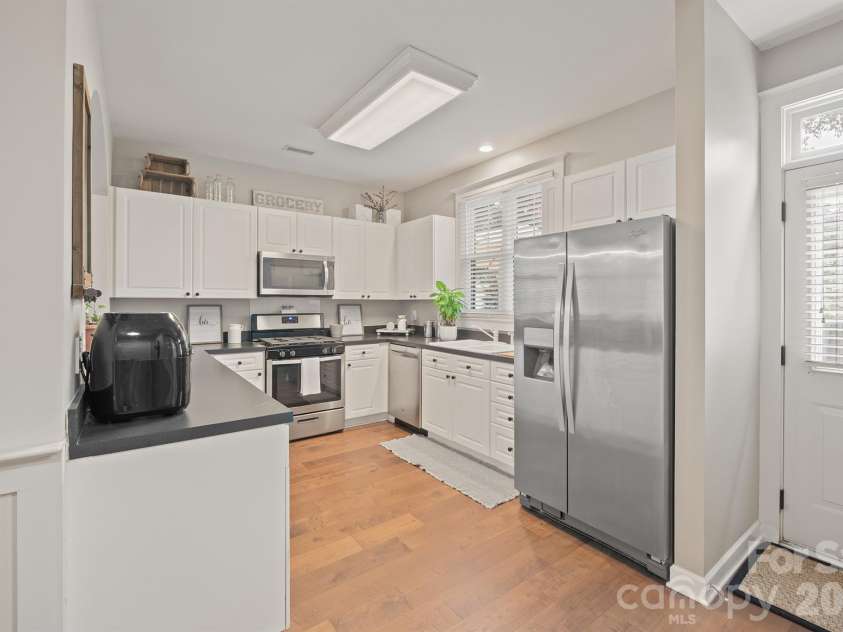 20452 Greenway Heights Drive, Cornelius, NC 28031.  MLS# CAR4410787, YatesRealty ID 38381. 