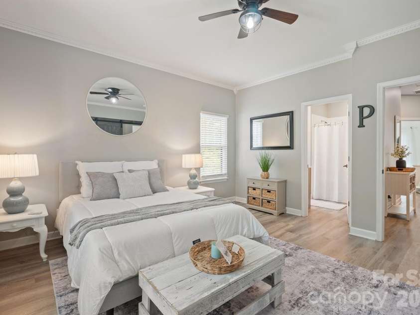 20452 Greenway Heights Drive, Cornelius, NC 28031.  MLS# CAR4410787, YatesRealty ID 38381. 
